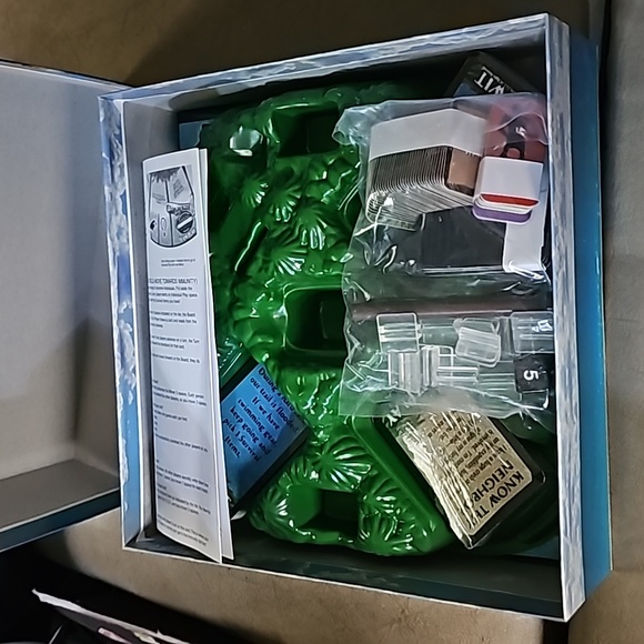 Vintage Survivor board game - Picture 3 of 3